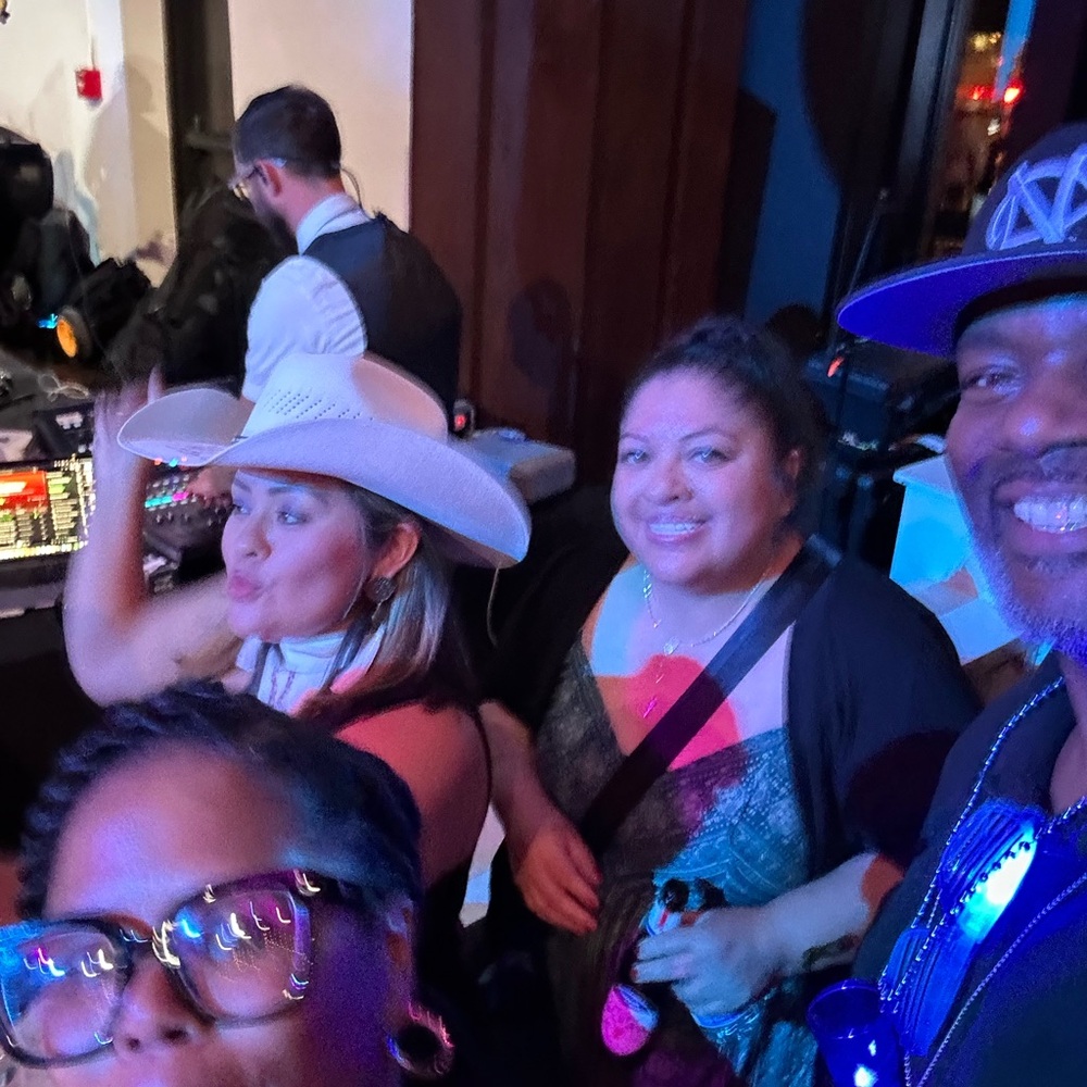 Like this listing to be notified for my next live show!! - Picture 9 of 15